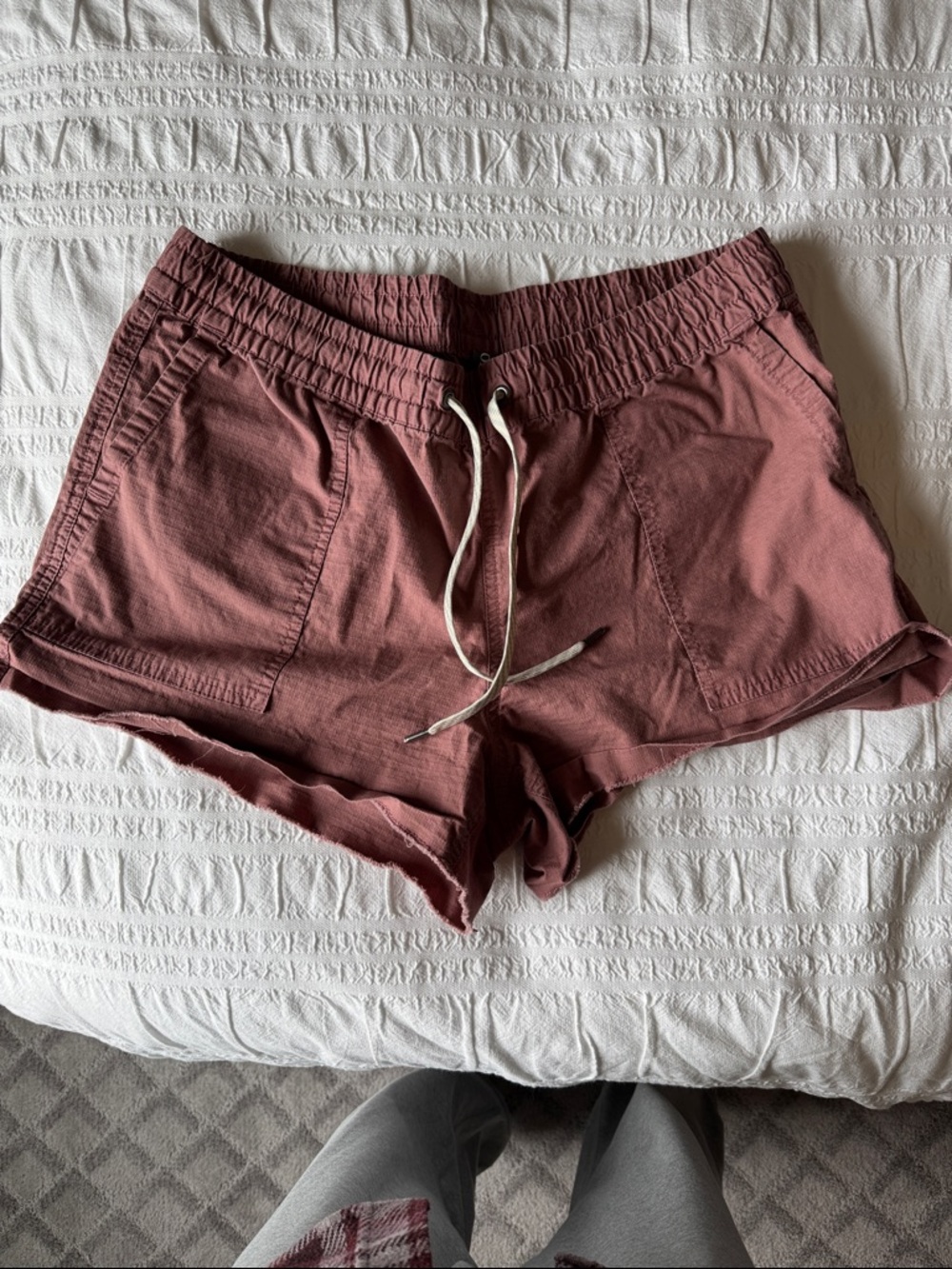 Vuori Rosewood Athletic Drawstring Shorts